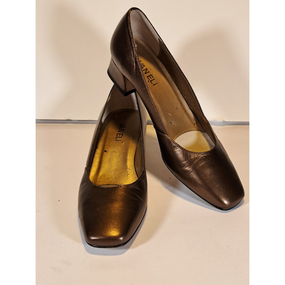 Vaneli Daffie Castagna Bronze Metallic Pearl Nappa Square Toe Block Heels 7.5‎ N